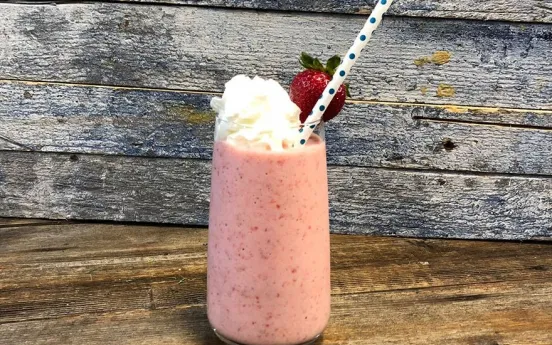  ÇİLEK MİLKSHAKE